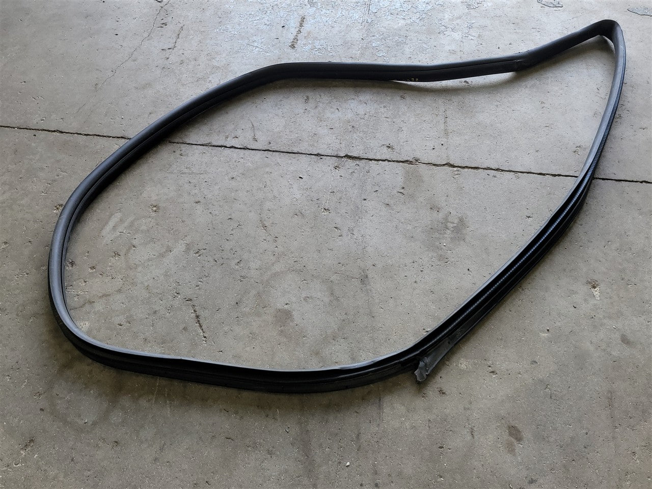 2013 CAMARO LH DRIVER DOOR WEATHERSTRIP 33720 - image 7