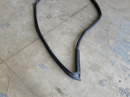 2013 CAMARO LH DRIVER DOOR WEATHERSTRIP 33720 - image 9
