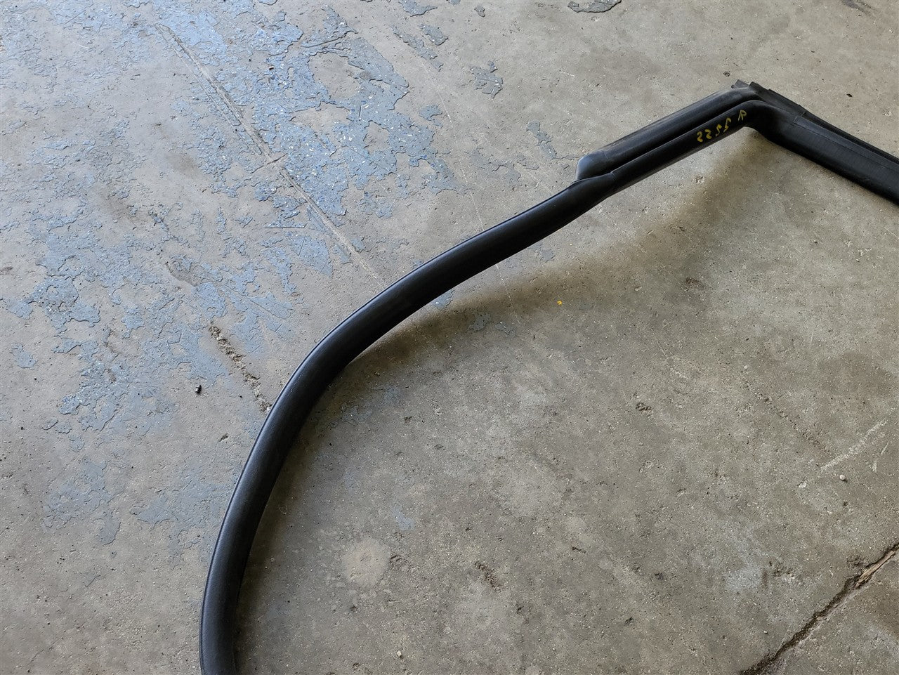 2013 CAMARO RH PASSENGER DOOR WEATHERSTRIP 33721 - image 3