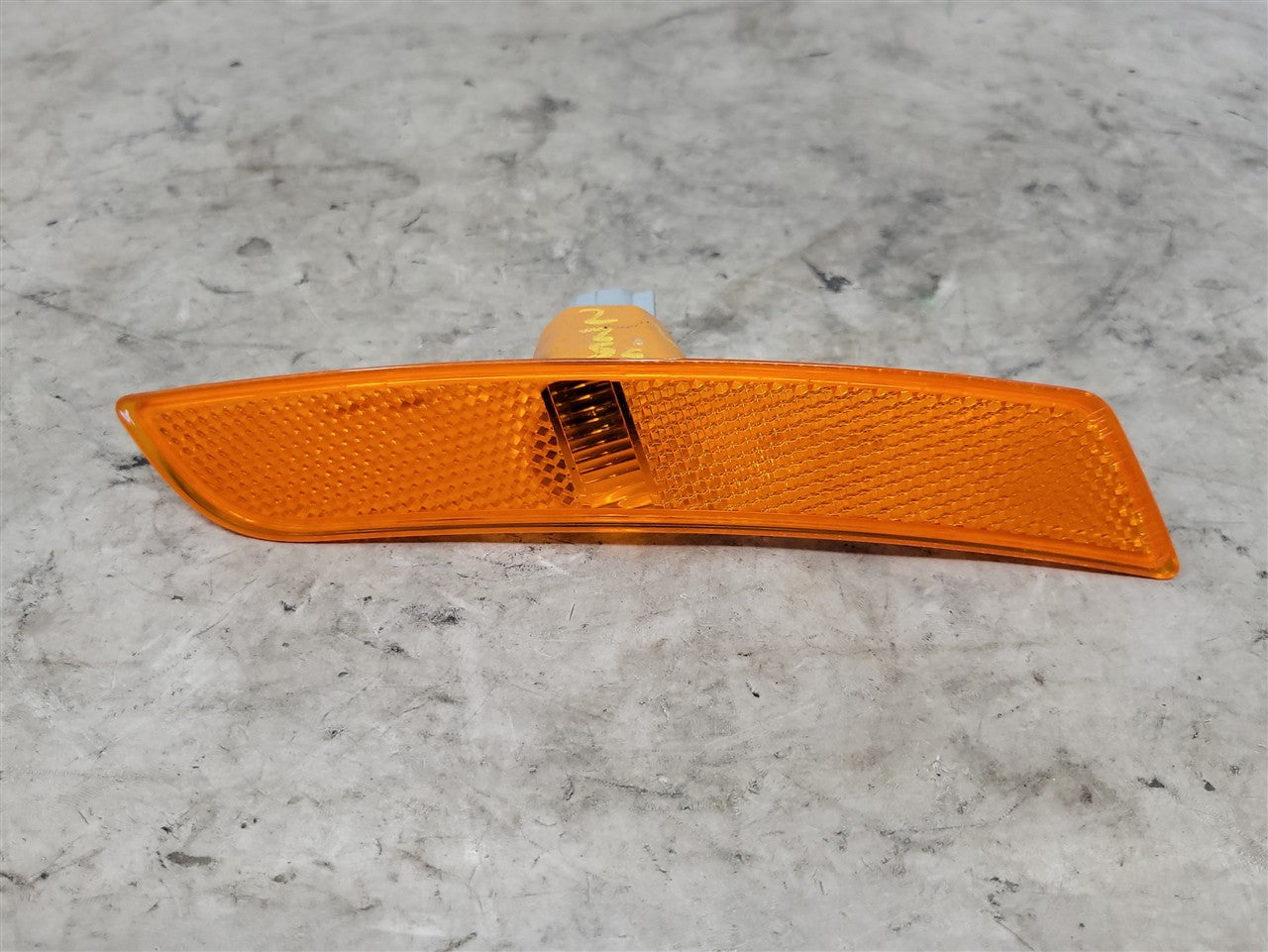 2016 CAMARO FRONT DRIVER AMBER MARKER LIGHT 33724 - image 1