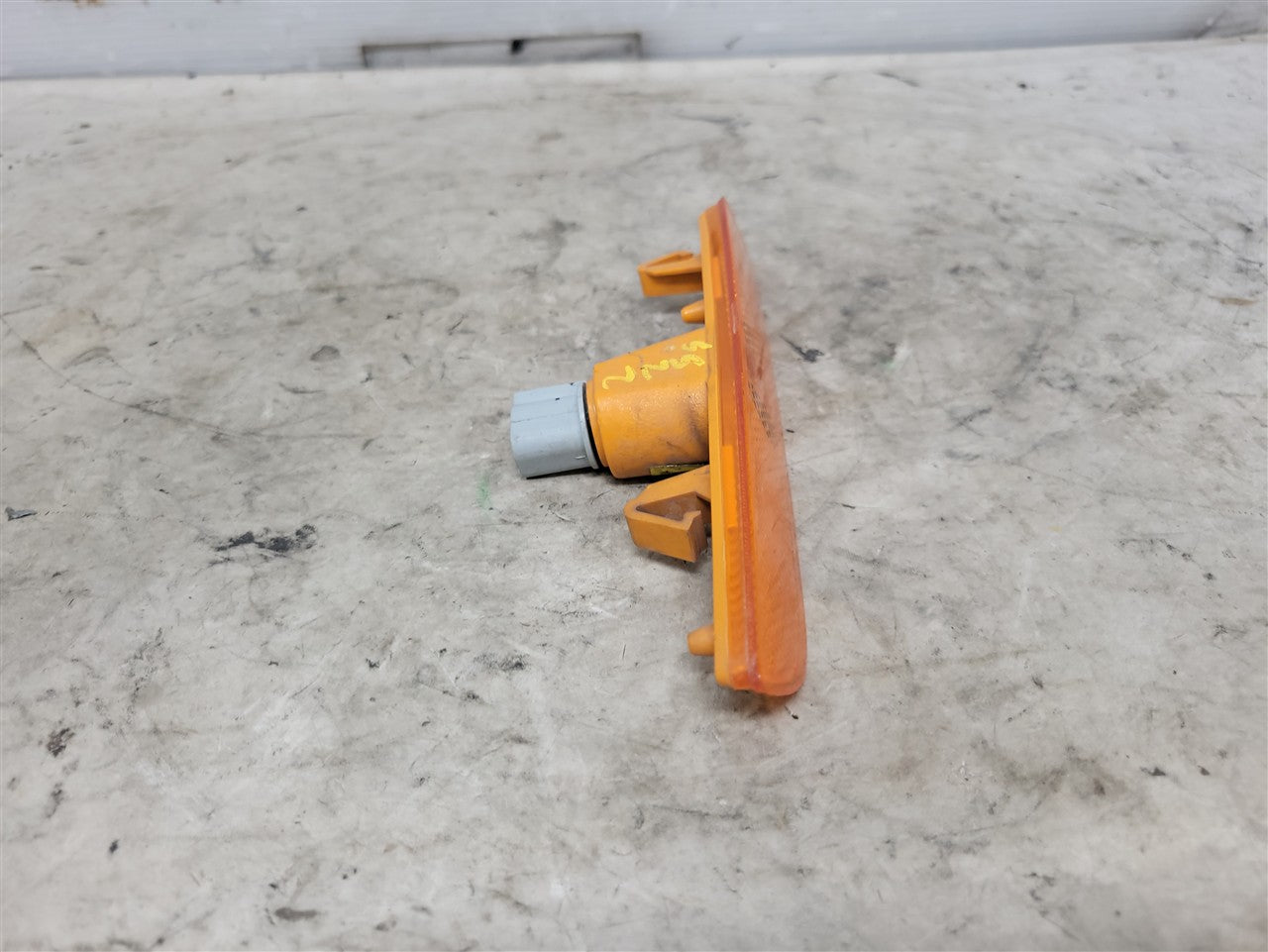 2016 CAMARO FRONT DRIVER AMBER MARKER LIGHT 33724 - image 7