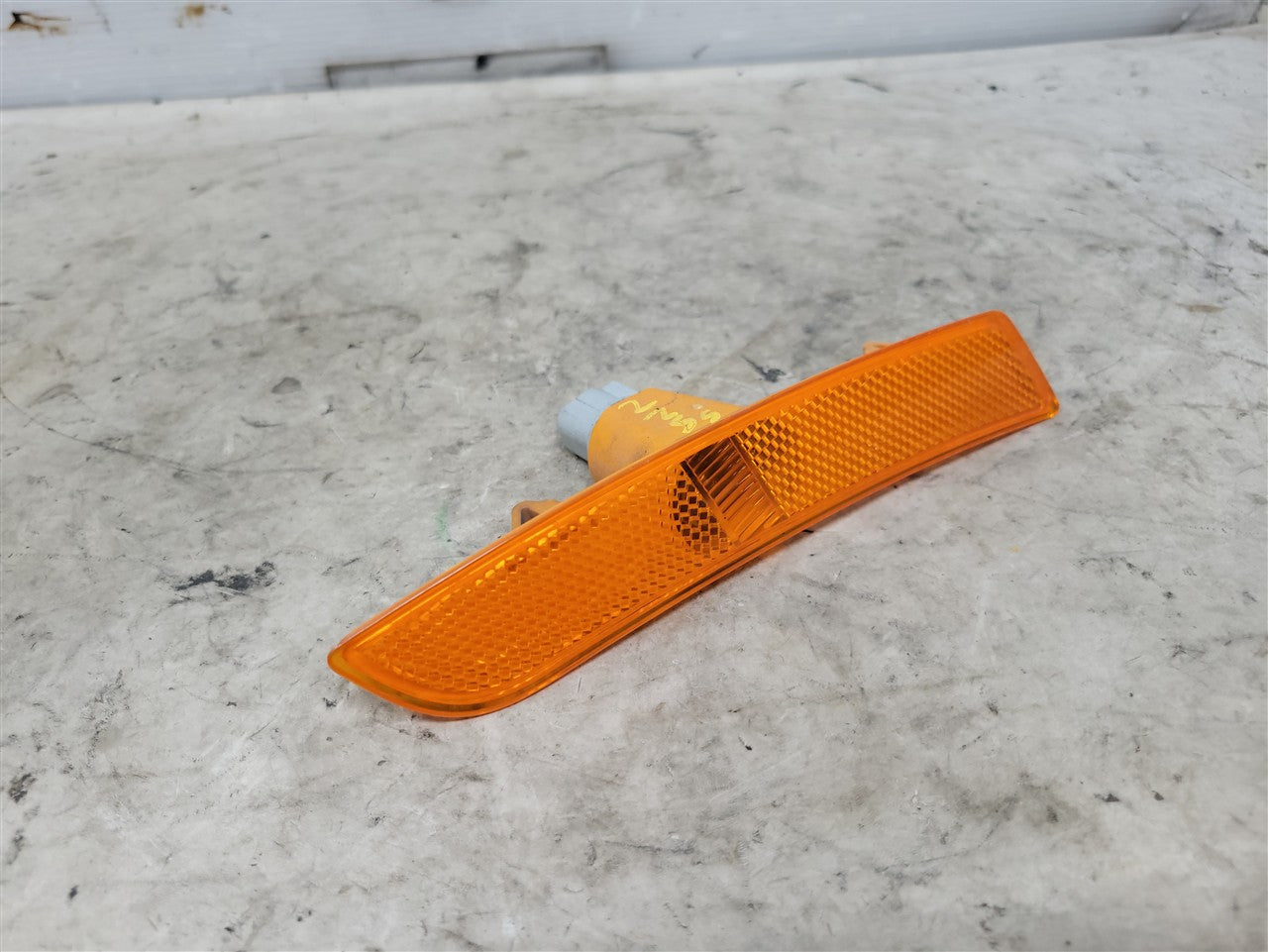 2016 CAMARO FRONT DRIVER AMBER MARKER LIGHT 33724 - image 8
