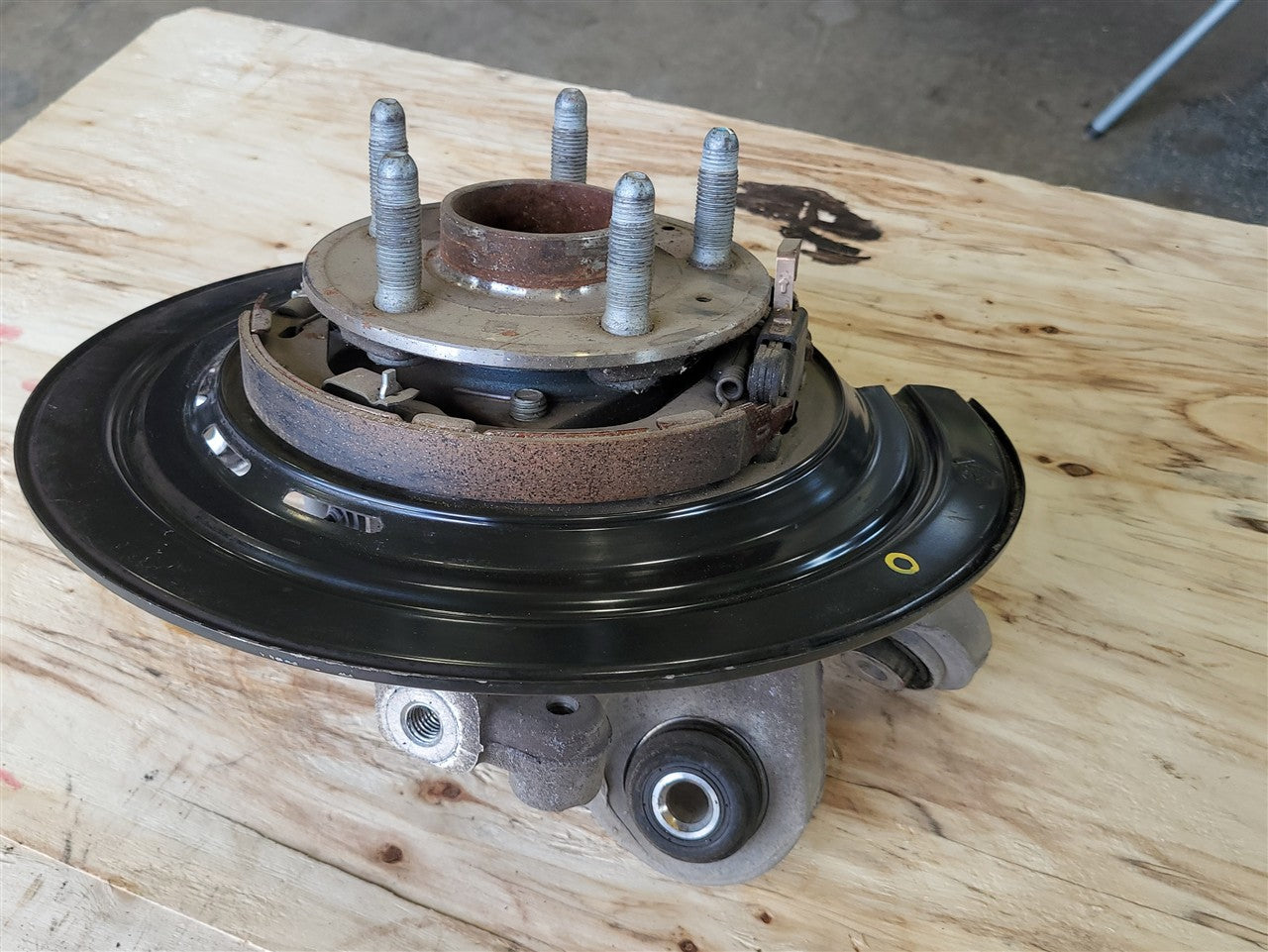 2018 CAMARO RH PASSENGER REAR SPINDLE SS 1LE 10K 33733 - image 6