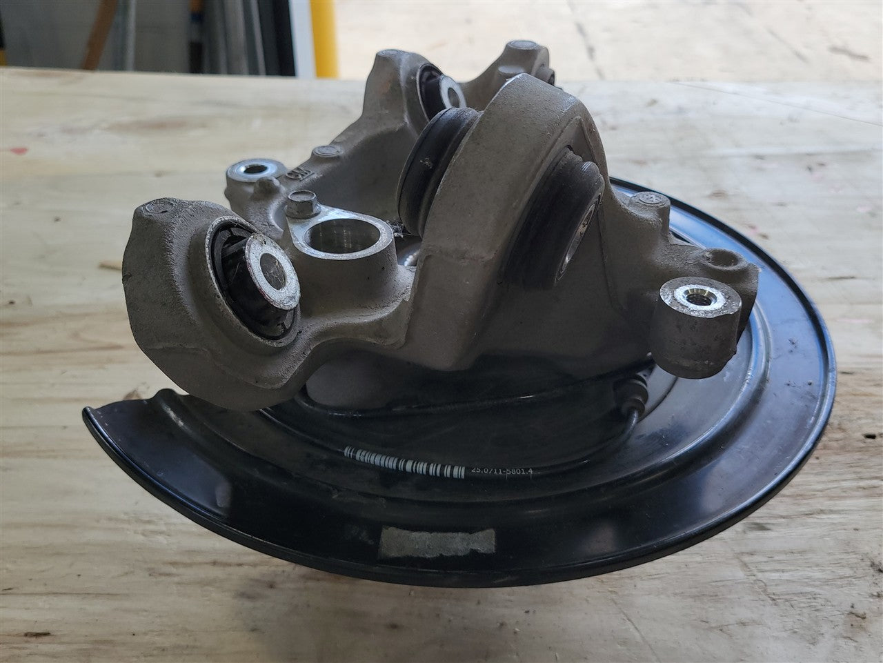 2018 CAMARO RH PASSENGER REAR SPINDLE SS 1LE 10K 33733 - image 10
