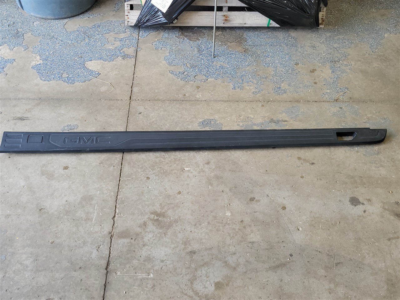 2023 SIERDEN15 LH BED SIDE RAIL GMC 5'8" BOX 33743 - image 1