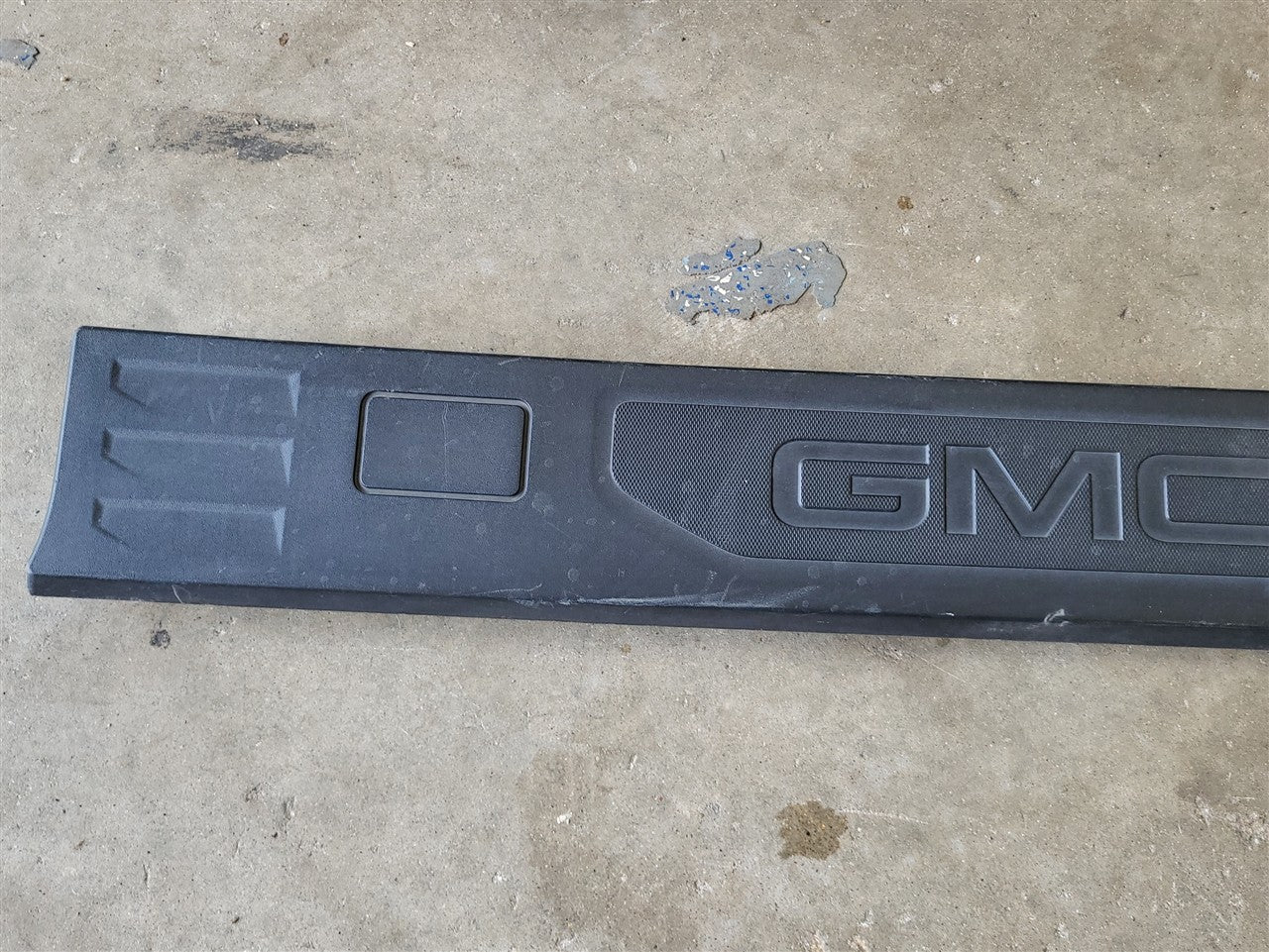 2023 SIERDEN15 LH BED SIDE RAIL GMC 5'8" BOX 33743 - image 2