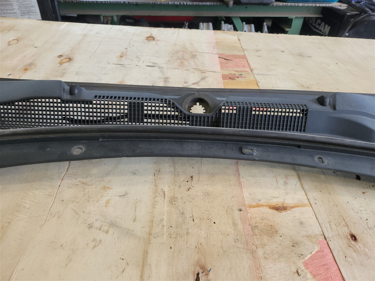 2017 CAMARO WINDSHIELD WIPER COWL VENT PANEL 33748 - image 6
