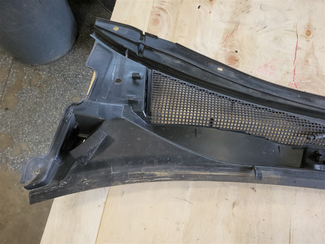 2017 CAMARO WINDSHIELD WIPER COWL VENT PANEL 33748 - image 11