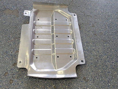 2023 SUBURBN15 METAL FRONT SKID PLATE 84623057 33752 - image 3
