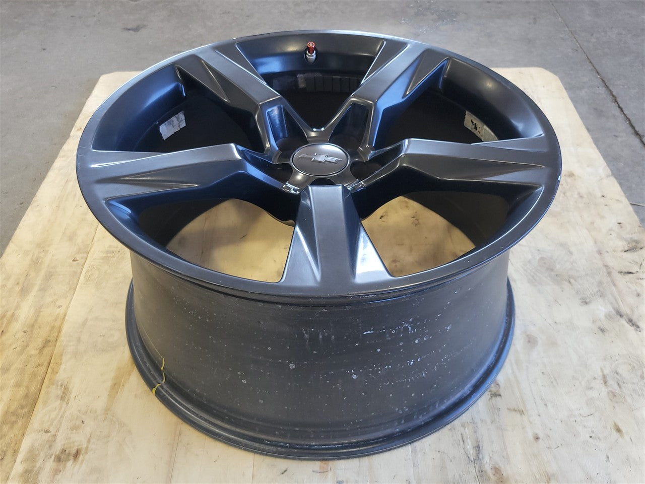 2017 CAMARO 20" 20X9.5 REAR BLACK SMALL BEND 33760 - image 3