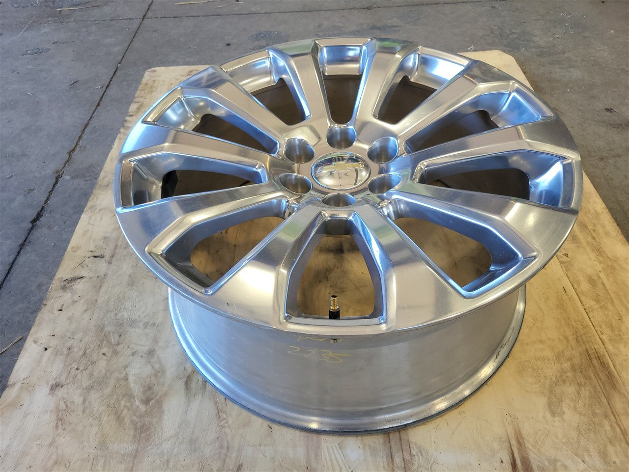 2019 SILVRDO15 22" 22X9 HIGH COUNTRY WHEEL SML BEND 33761 - image 5