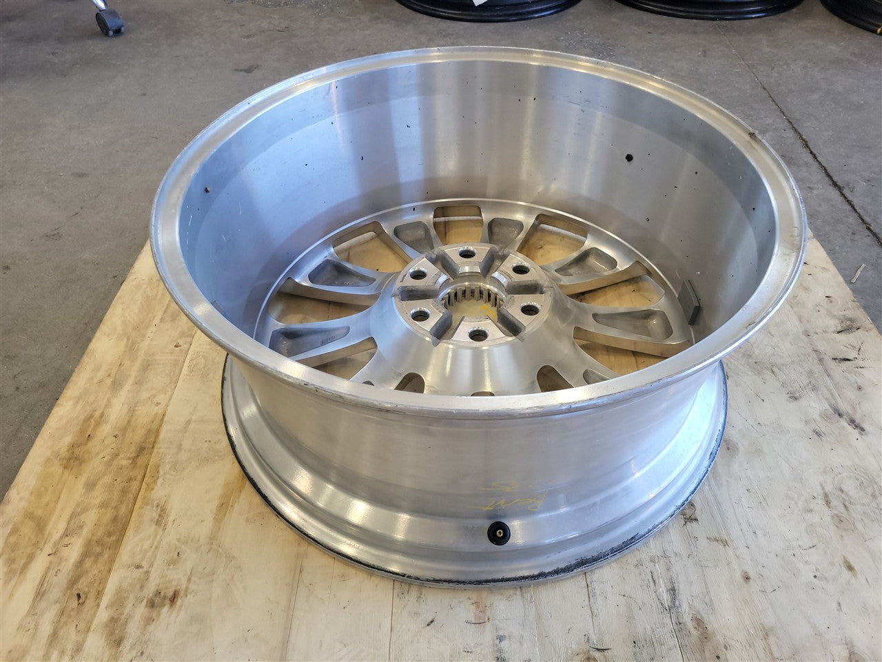 2019 SILVRDO15 22" 22X9 HIGH COUNTRY WHEEL SML BEND 33761 - image 8