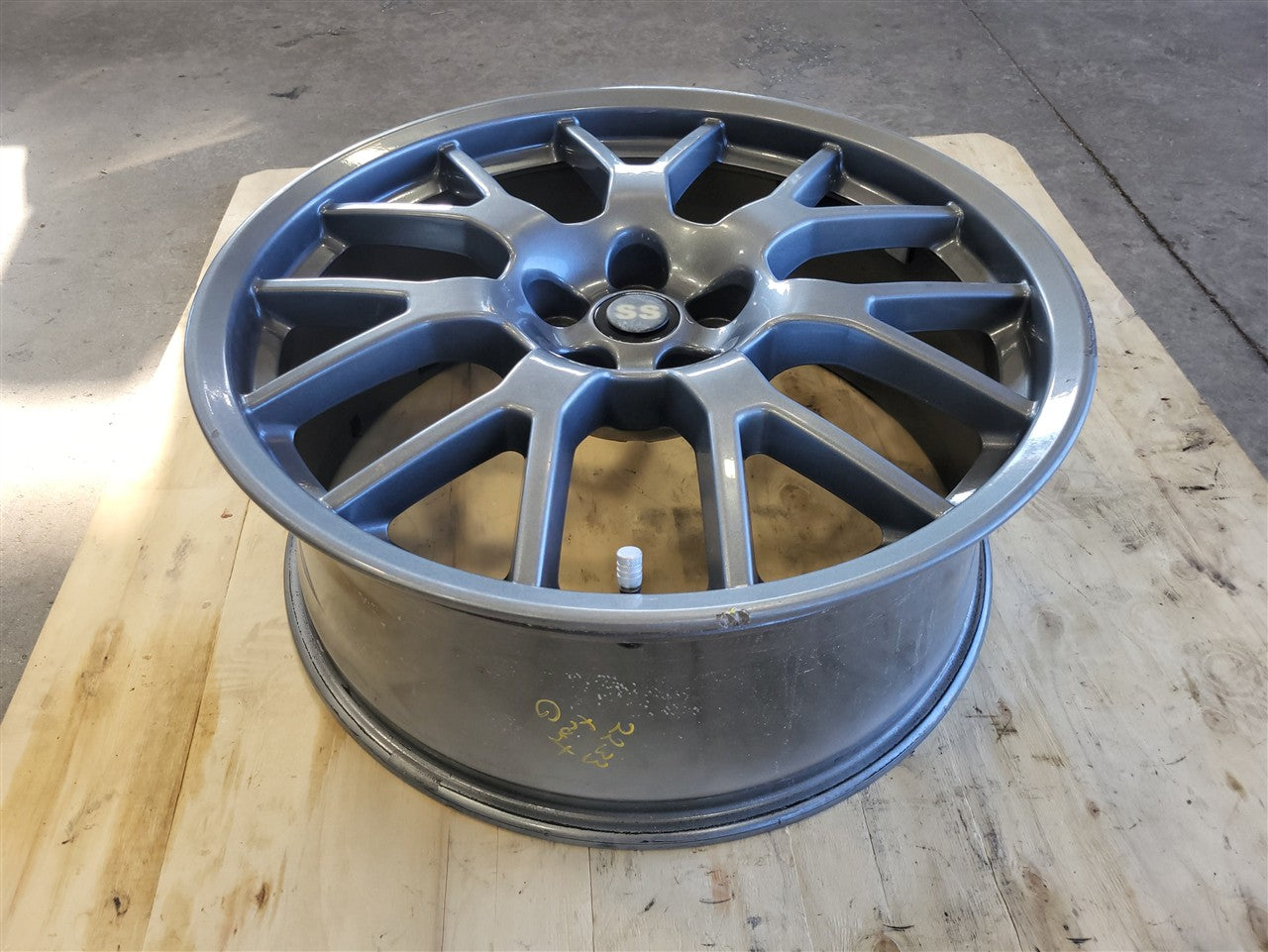 2014 CAMARO 21" FRONT WHEEL HYPER SILVER TNYRASH 33762 - image 2