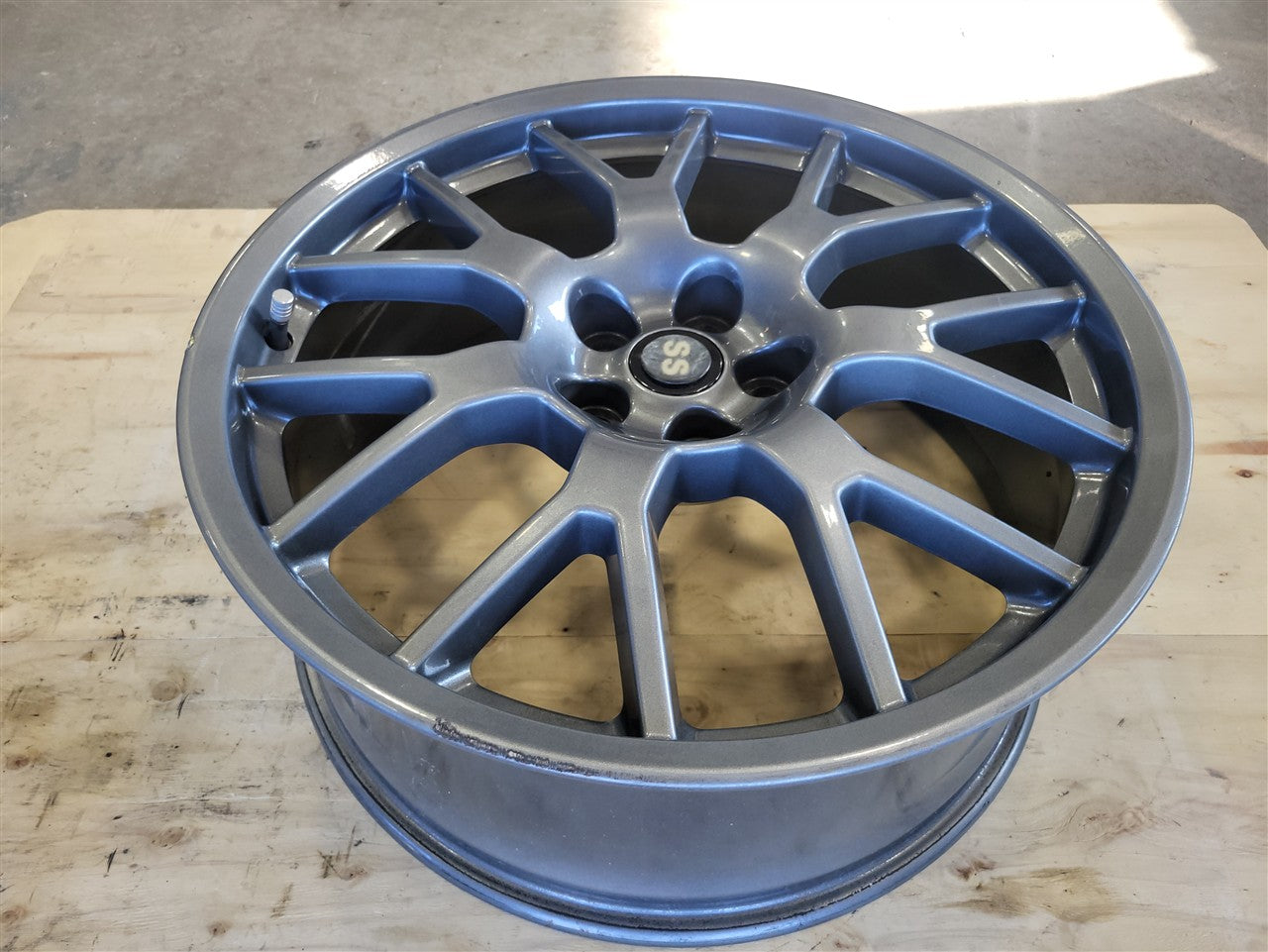 2014 CAMARO 21" FRONT WHEEL HYPER SILVER TNYRASH 33762 - image 3