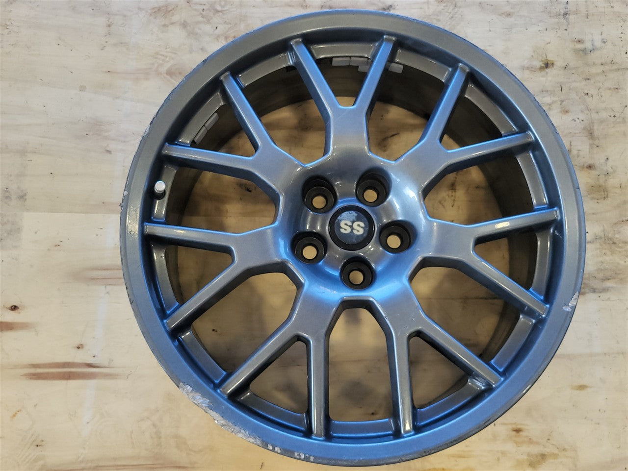 2014 CAMARO 21" FRONT WHEEL HYPER SILVER BEND 33763 - image 1