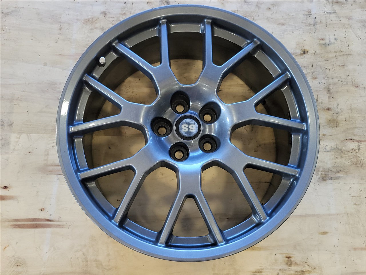 2014 CAMARO 21" REAR WHEEL HYPER SILVER 14 SPOKE 33764 - image 1