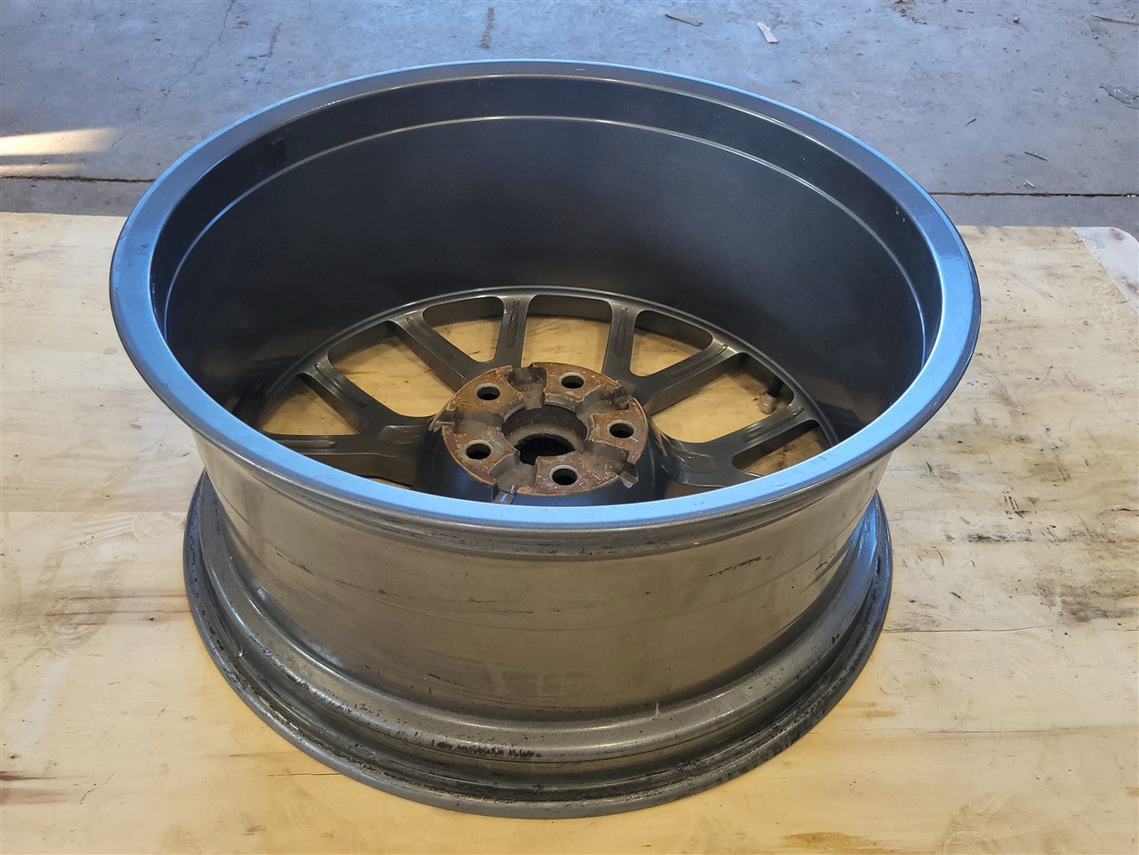 2014 CAMARO 21" REAR WHEEL HYPER SILVER 14 SPOKE 33764 - image 7