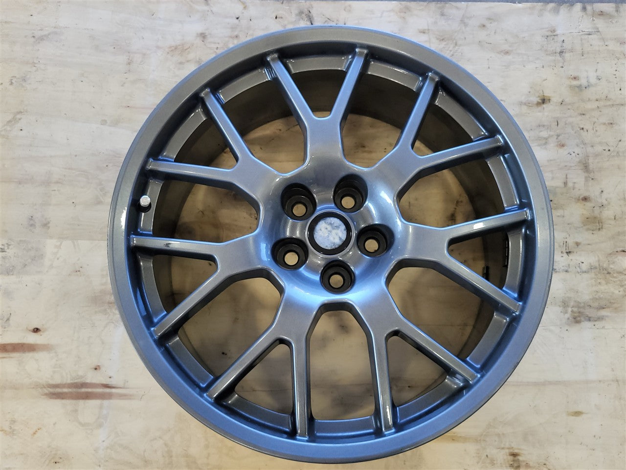 2014 CAMARO 21" REAR WHEEL HYPER SILVER 14 SPOKE 33765 - image 1