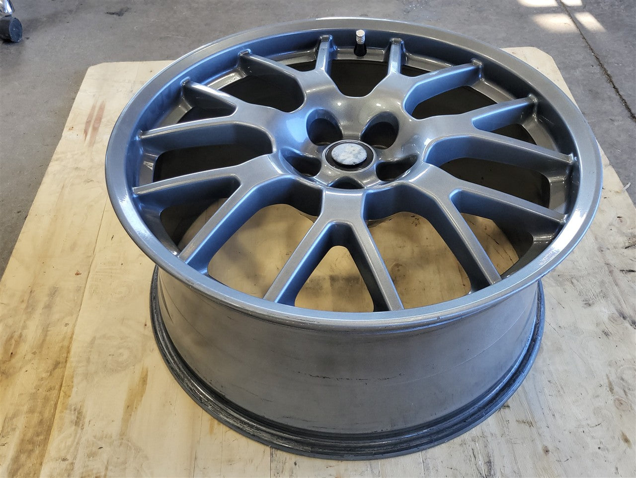 2014 CAMARO 21" REAR WHEEL HYPER SILVER 14 SPOKE 33765 - image 3