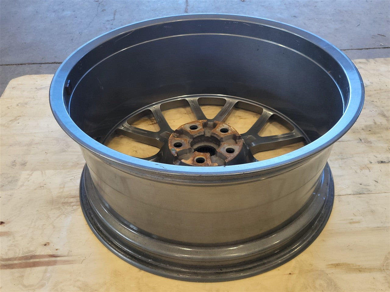 2014 CAMARO 21" REAR WHEEL HYPER SILVER 14 SPOKE 33765 - image 7