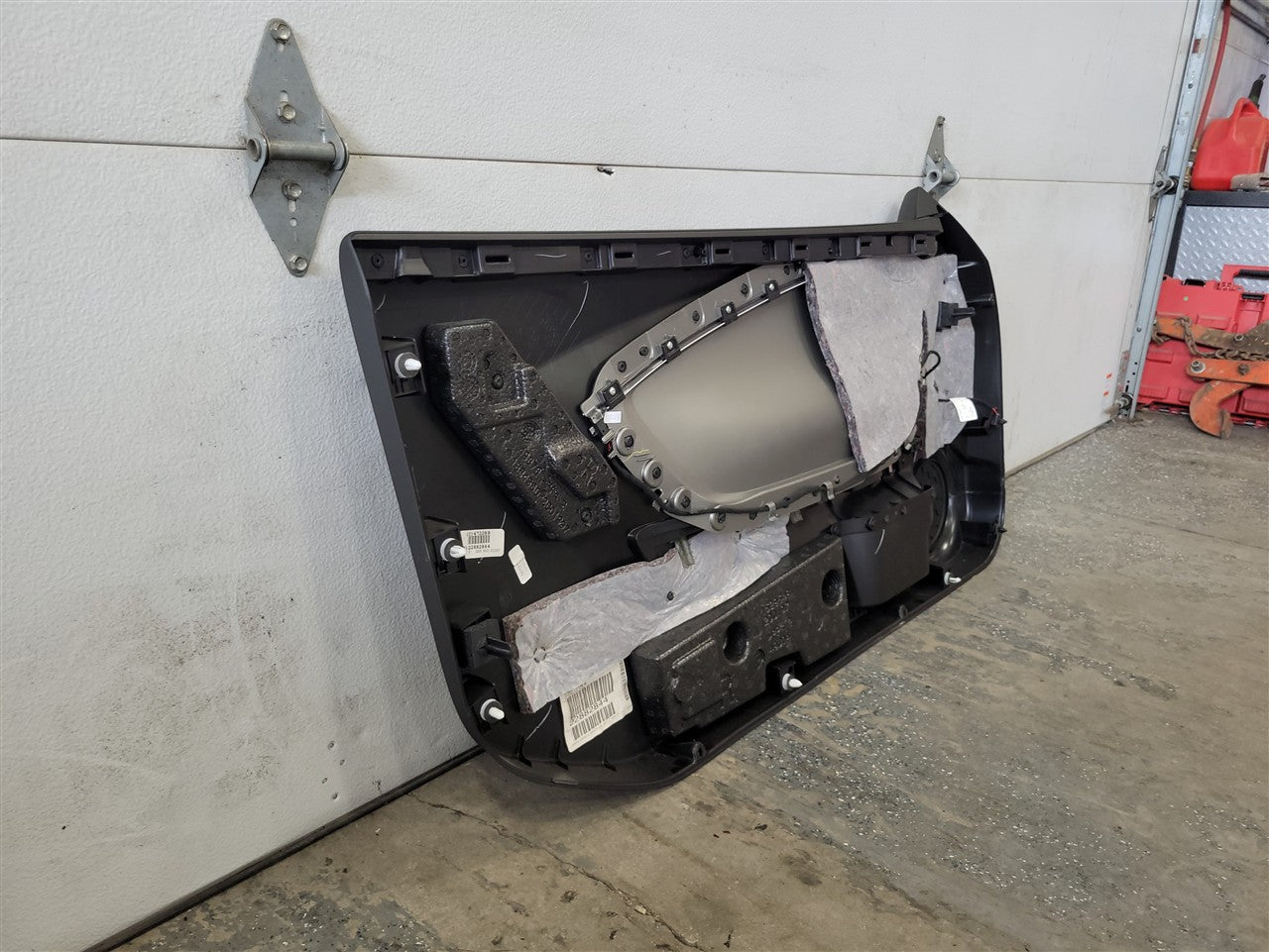 2013 CAMARO RH PASSENGER DOOR PANEL TRIM 33766 - image 9