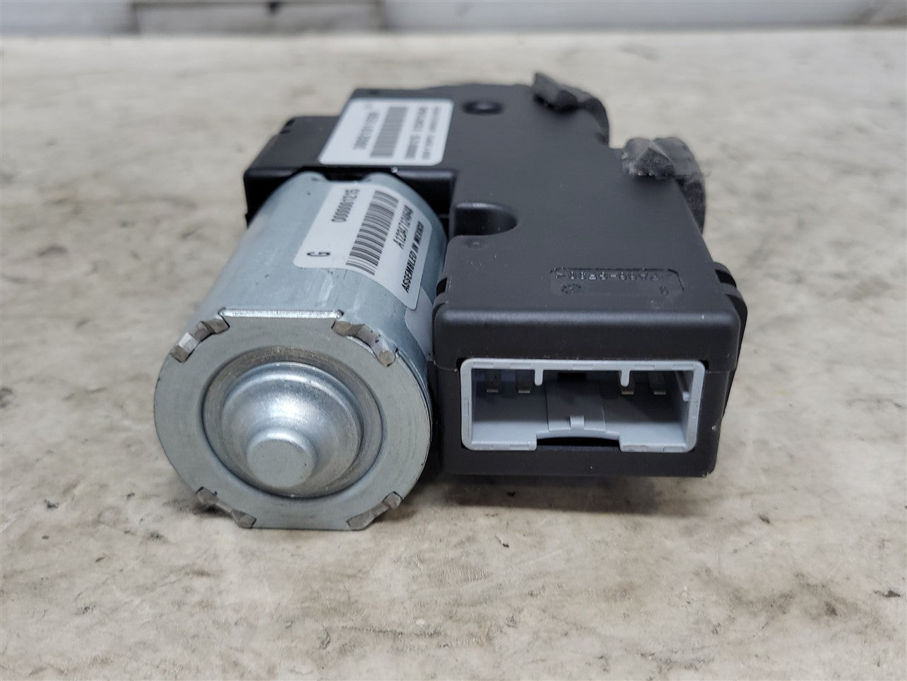 2013 CAMARO OEM SUNROOF MOTOR 22762630 33776 - image 3