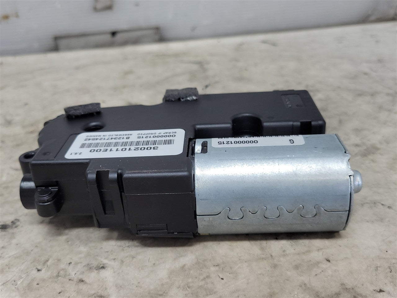 2013 CAMARO OEM SUNROOF MOTOR 22762630 33776 - image 4