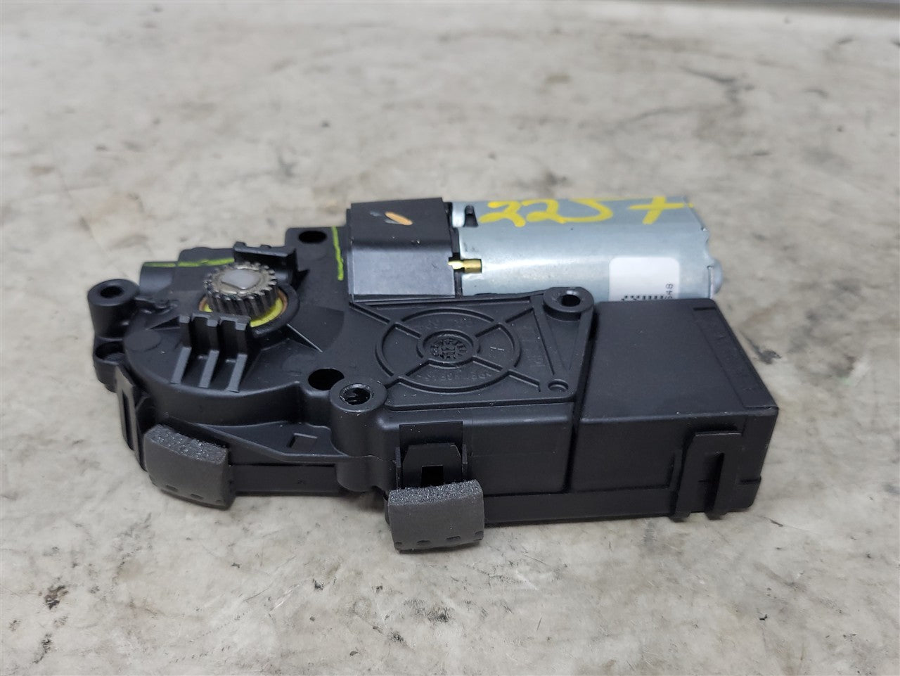 2013 CAMARO OEM SUNROOF MOTOR 22762630 33776 - image 7