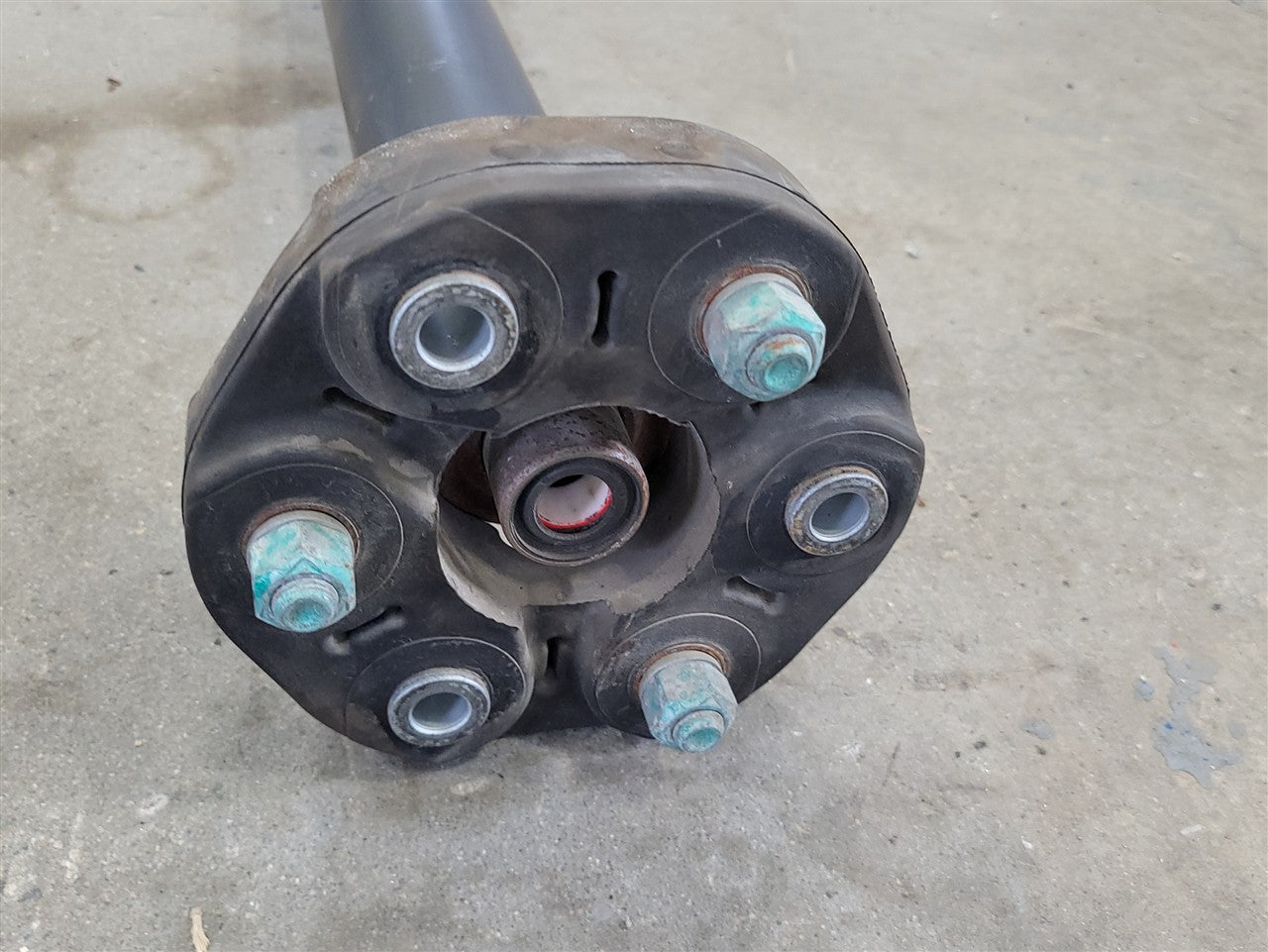 2013 CAMARO DRIVE SHAFT SS MANUAL TRANS 17K MI 33779 - image 5