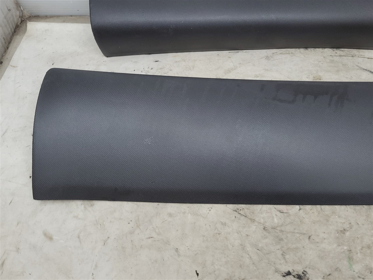 2013 CAMARO CAMARO INTERIOR A PILLAR TRIM PAIR 33783 - image 3