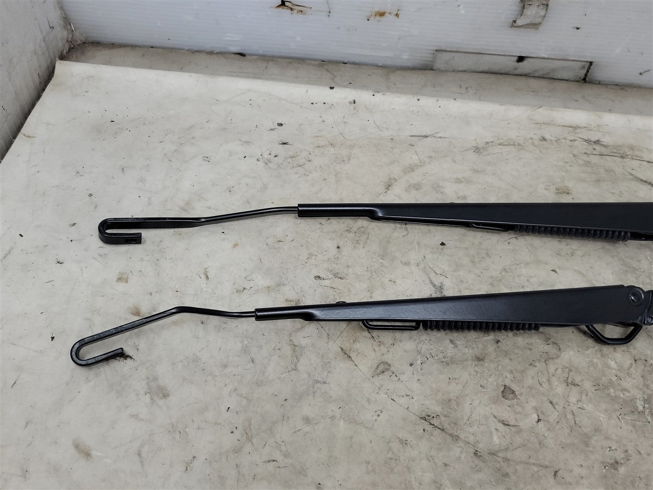 2013 CAMARO WINDSHIELD WIPER ARMS PAIR LH RH 17K 33786 - image 7