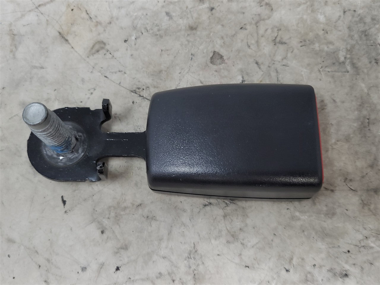 2013 CAMARO REAR SEAT BELT BUCKLE 19208868 33788 - image 1
