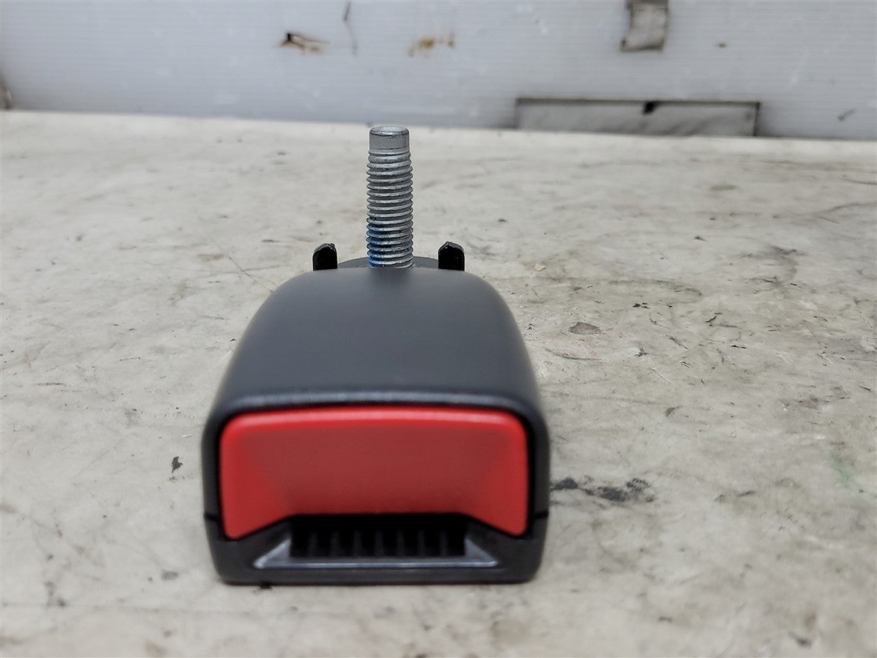 2013 CAMARO REAR SEAT BELT BUCKLE 19208868 33788 - image 3