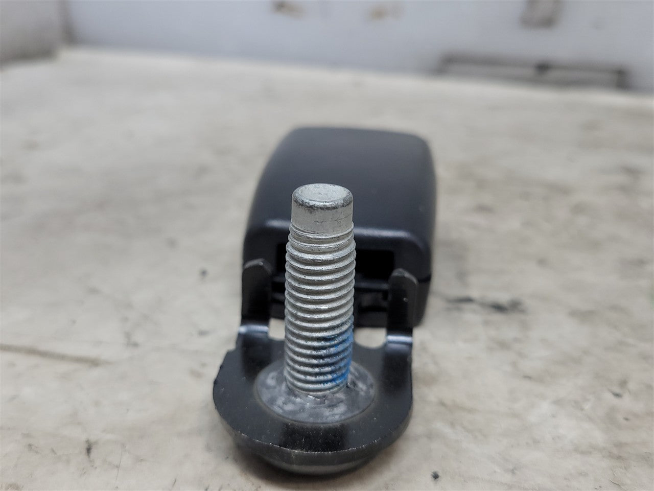 2013 CAMARO REAR SEAT BELT BUCKLE 19208868 33788 - image 5