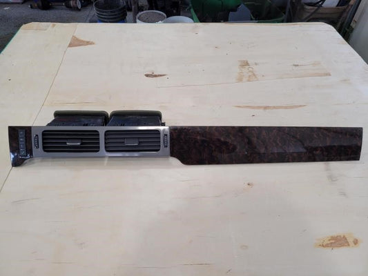 2009 YUKON DENALI CENTER DASH VENT & RH DASH TR 337 - image 1
