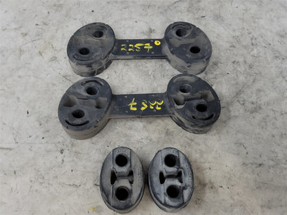 2013 CAMARO OEM REAR EXHAUST HANGERS 4 PIECES 33800 - image 1