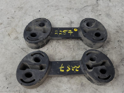 2013 CAMARO OEM REAR EXHAUST HANGERS 4 PIECES 33800 - image 3