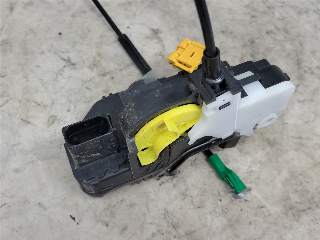 2013 CAMARO LH DOOR LOCK ACTUATOR 13579525 33805 - image 3