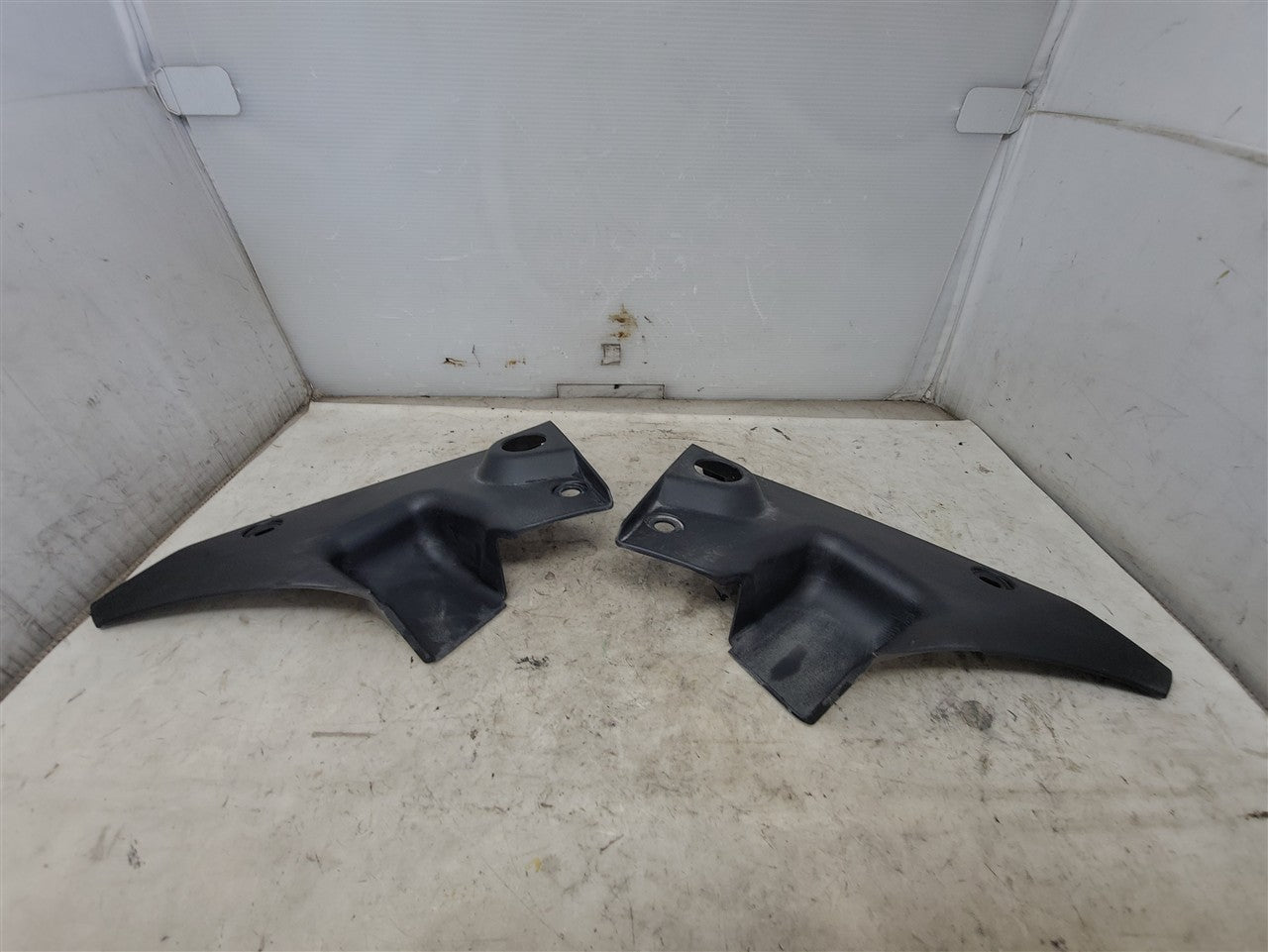 2013 CAMARO TAIL LIGHT CLOSE OUT PANELS PAIR 33806 - image 5