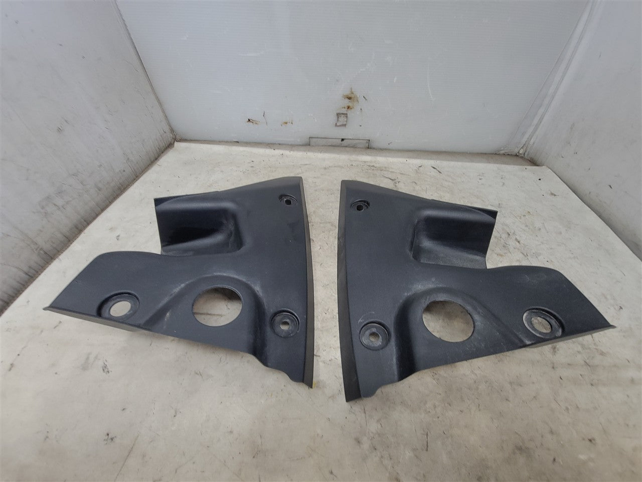2013 CAMARO TAIL LIGHT CLOSE OUT PANELS PAIR 33806 - image 6