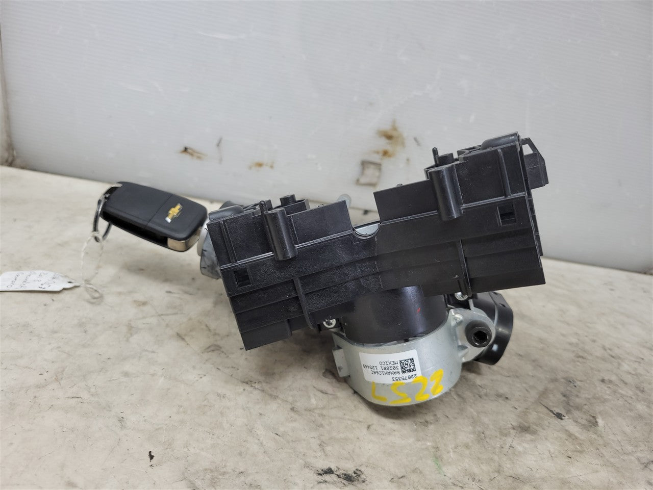 2013 CAMARO IGNITION SWITCH HOUSING & KEY 33807 - image 7