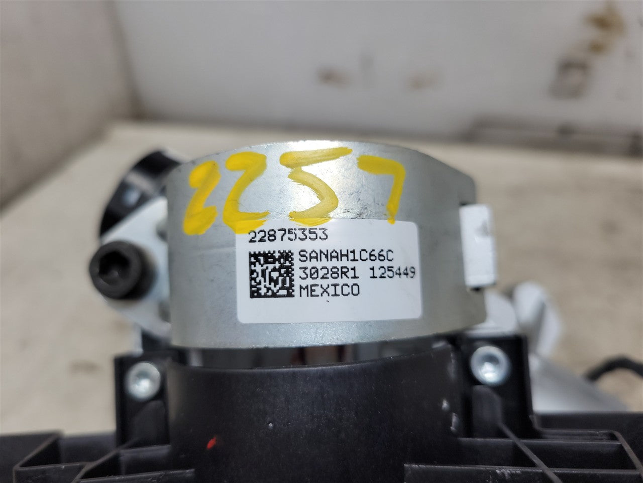 2013 CAMARO IGNITION SWITCH HOUSING & KEY 33807 - image 8