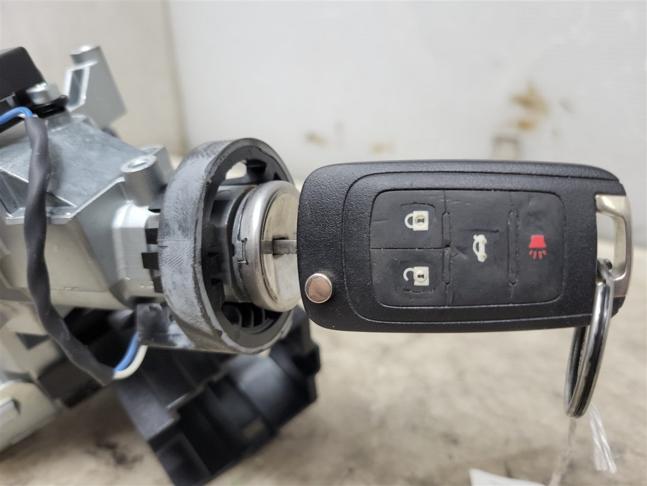 2013 CAMARO IGNITION SWITCH HOUSING & KEY 33807 - image 11