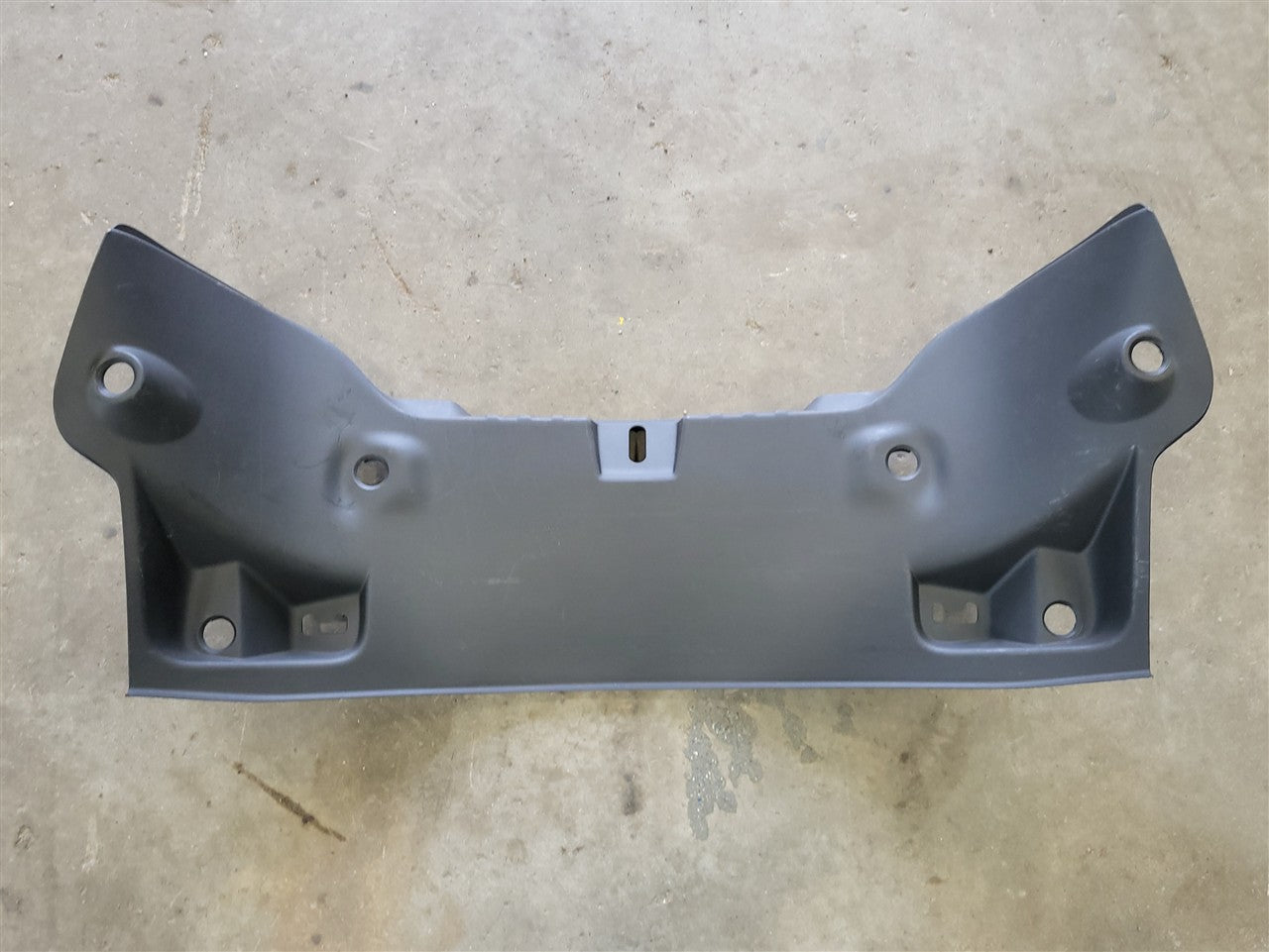 2013 CAMARO TRUNK REAR PANEL TRIM 92231258 33808 - image 1