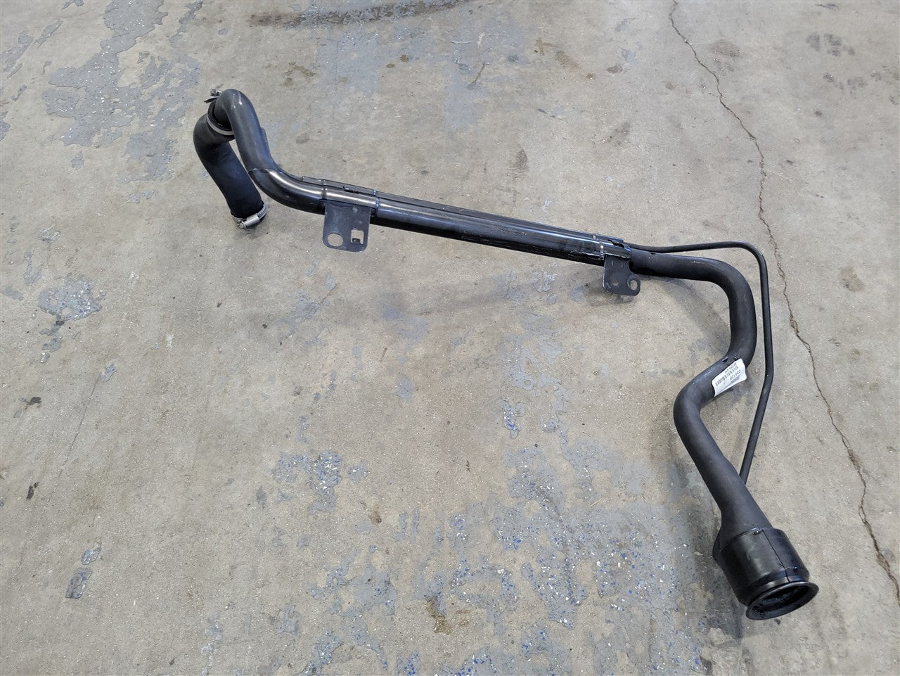 2013 CAMARO FUEL FILLER NECK 22925350 33819 - image 9
