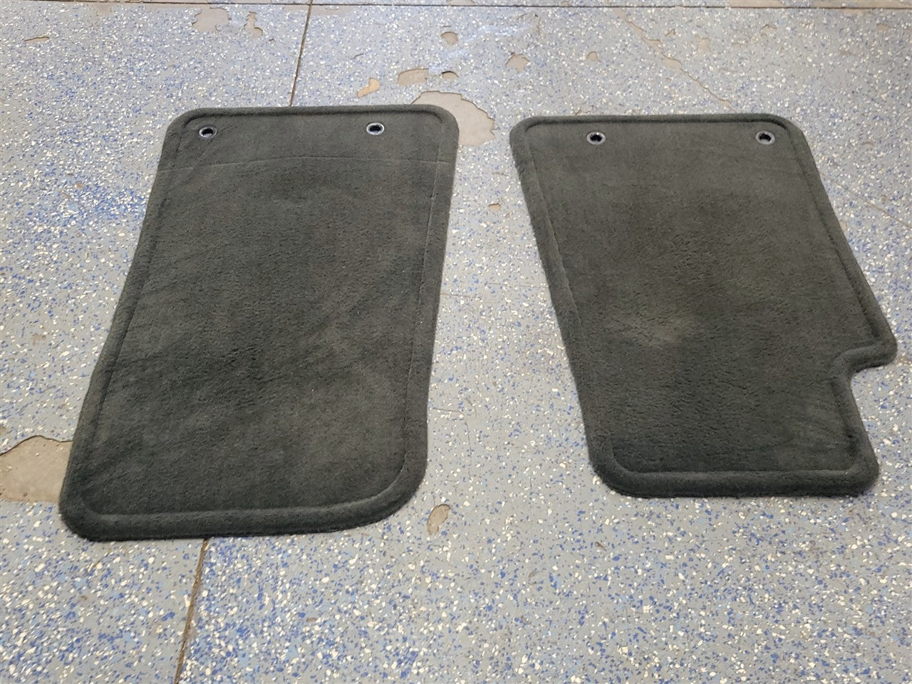 2013 CAMARO OEM FRONT FLOOR MATS BLACK CARPET 33824 - image 4