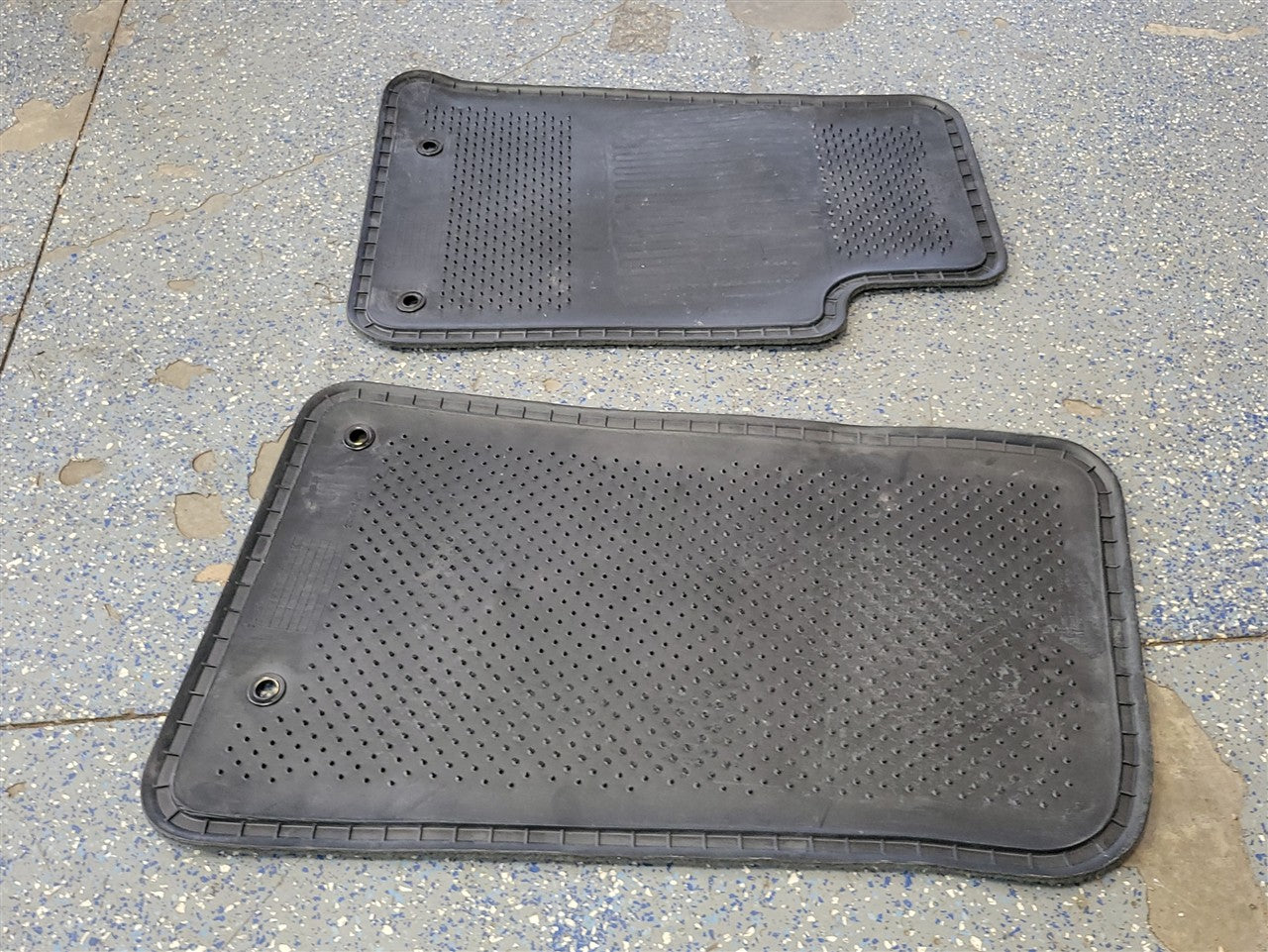 2013 CAMARO OEM FRONT FLOOR MATS BLACK CARPET 33824 - image 8