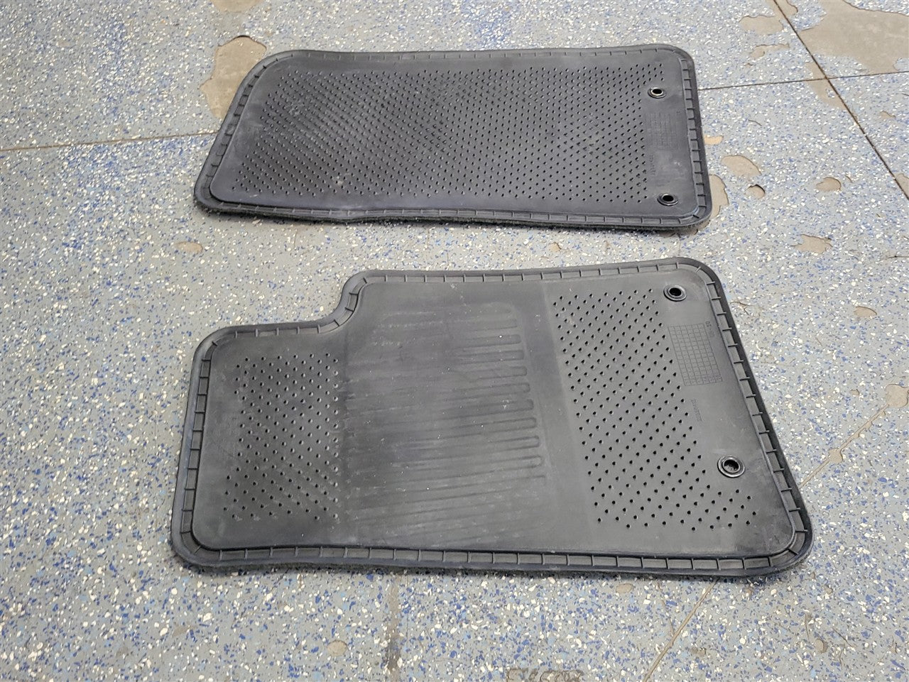 2013 CAMARO OEM FRONT FLOOR MATS BLACK CARPET 33824 - image 10