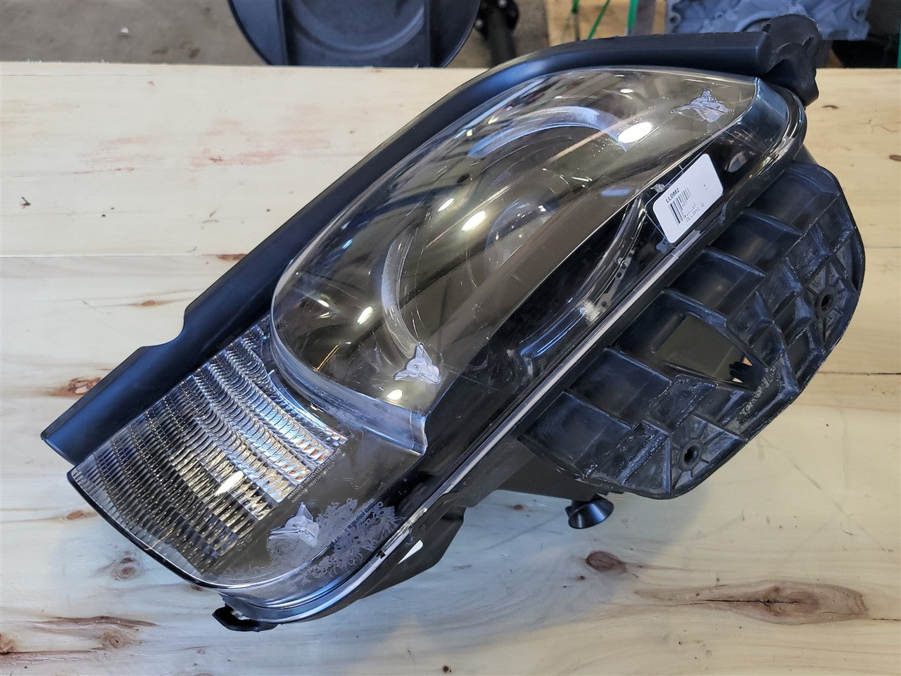2013 CAMARO OEM RH HEADLIGHT HID XENON 22959920 33831 - image 5