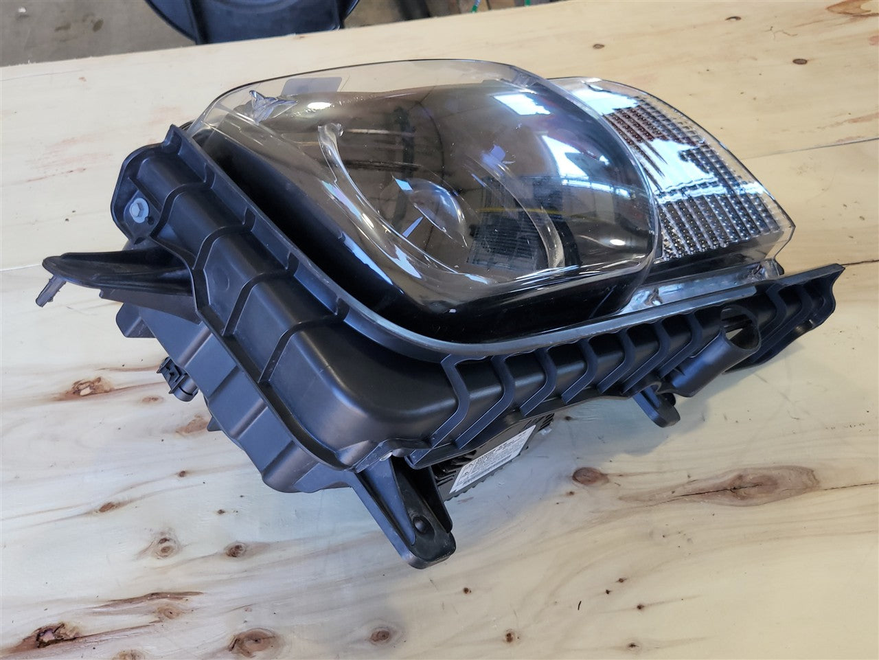 2013 CAMARO OEM RH HEADLIGHT HID XENON 22959920 33831 - image 9